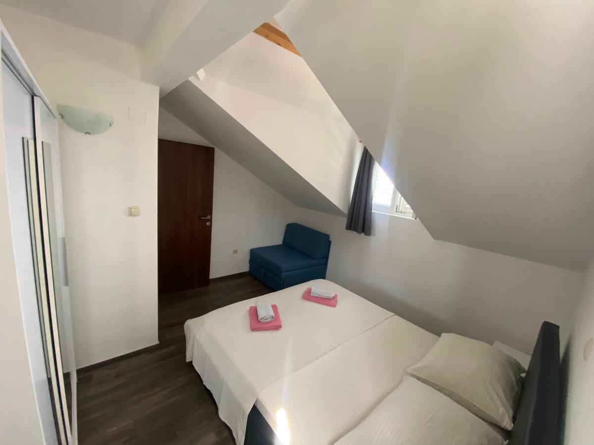 Guesthouse Ruza Sobra Apartments In The Attic Of The House Exterior photo