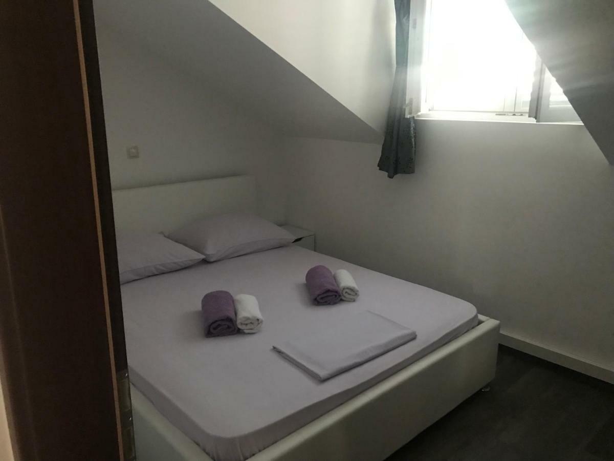 Guesthouse Ruza Sobra Apartments In The Attic Of The House Exterior photo